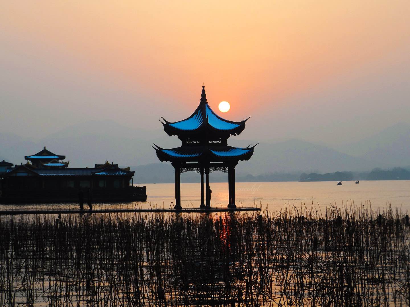 hangzhou west lake sunset