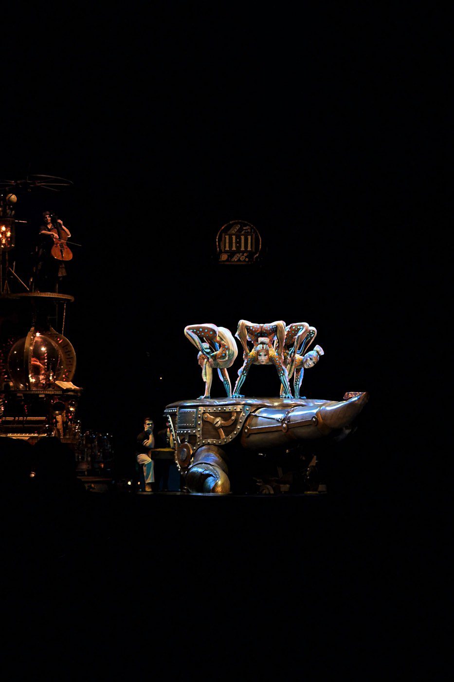 Cirque du Soleil KURIOS – Cabinet of Curiosities contortionist london royal albert hall kensington